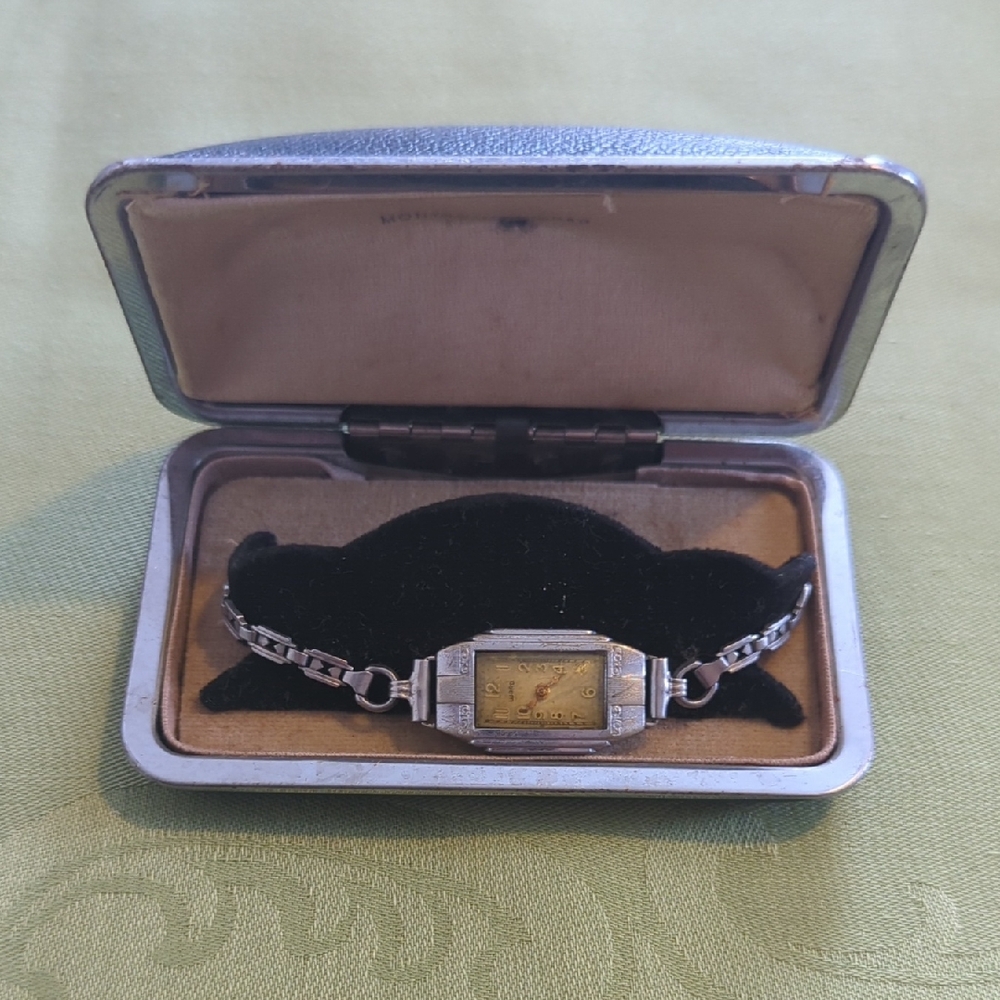 Vintage Silver Women's Bracelet Watch